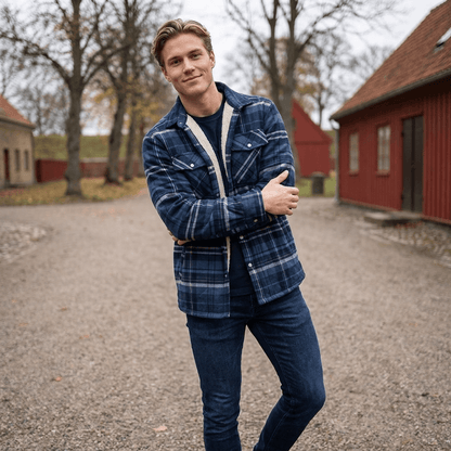 Ternet vinterjakke foret med blød teddyfleece og klaplommer på brystet