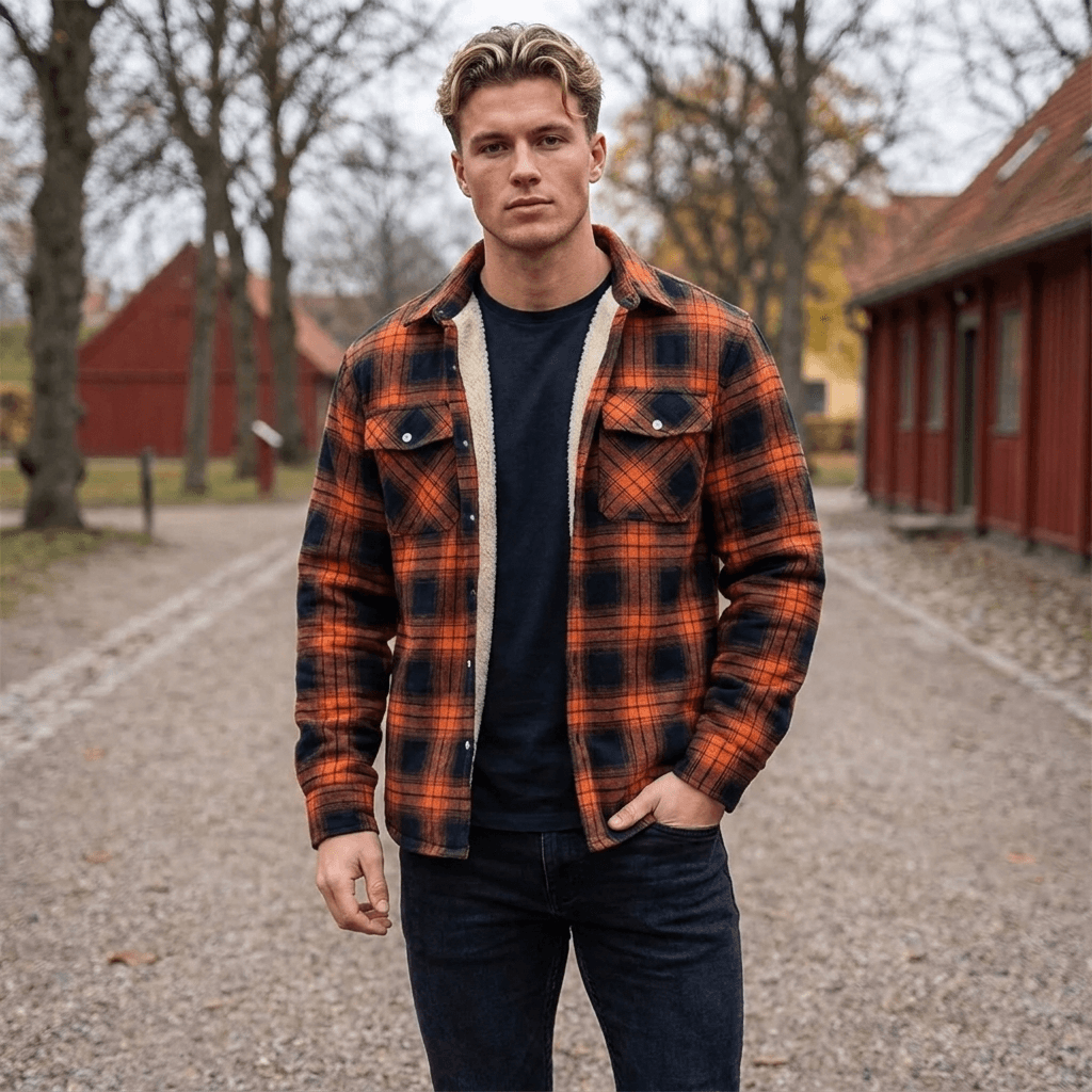 Ternet vinterjakke foret med blød teddyfleece og klaplommer på brystet