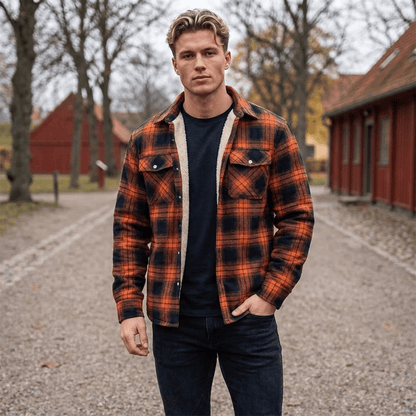 Ternet vinterjakke foret med blød teddyfleece og klaplommer på brystet