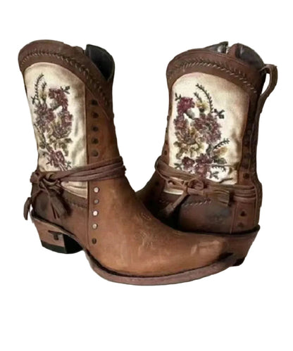 Korte vintage cowgirl-støvler med blomsterbroderi og lynlås i siden