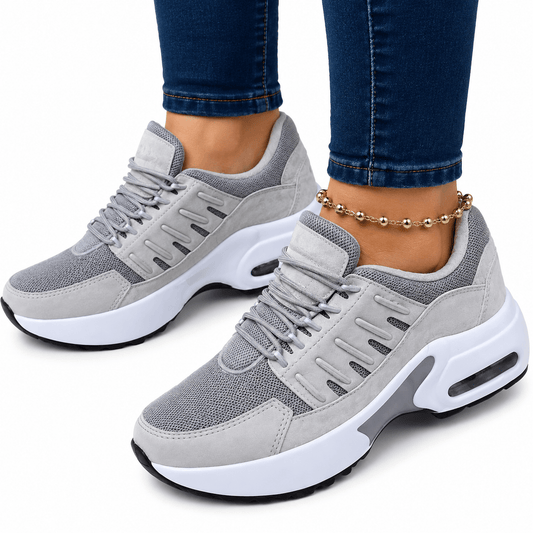 Ortopædiske sko i sneakerstil med mesh, snørebånd og tyk støddæmpende sål