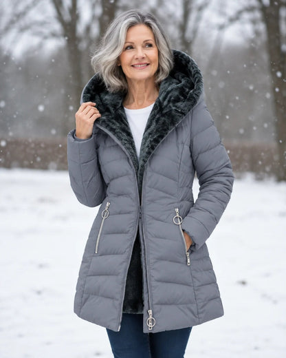 Alice foret vinterjakke i quiltet puffer-stil med hætte og lynlås