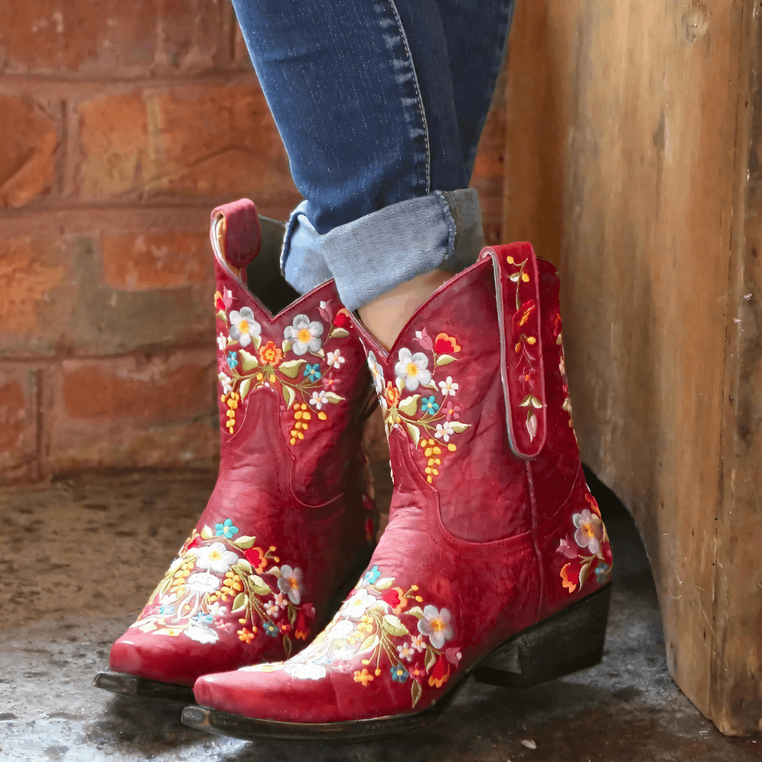 Korte vintage cowboystøvler i læder med blomsterbroderi og spids tå