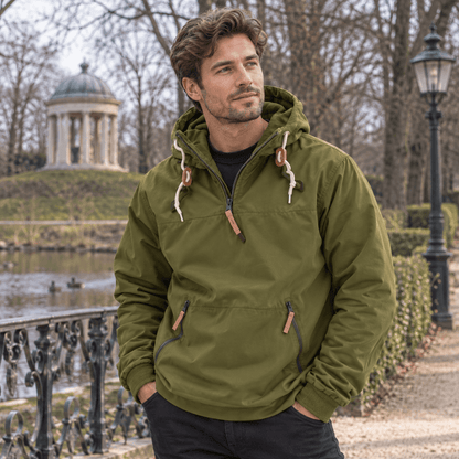 Pullover hoodie med justerbar hætte og lynlåslommer foran