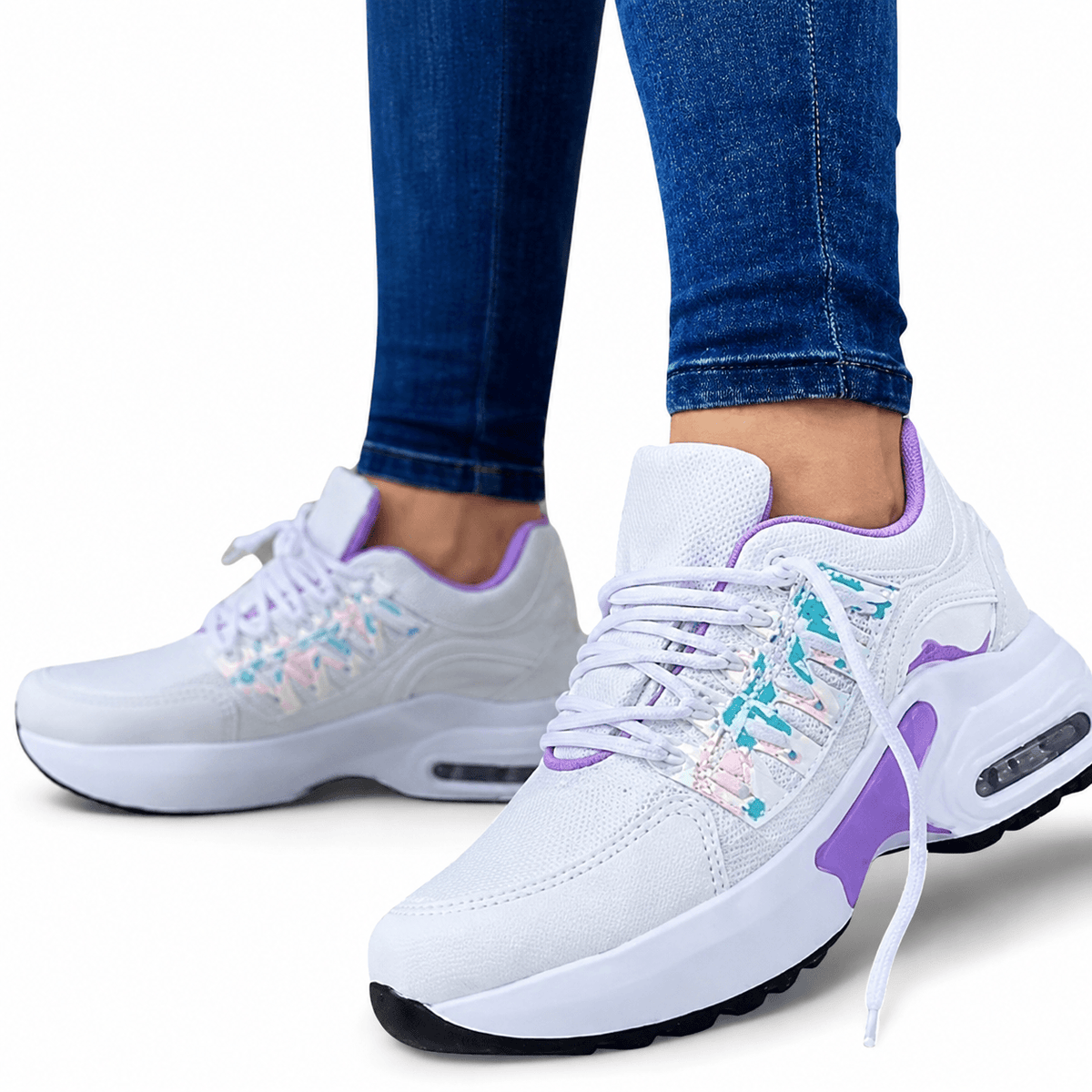 Ortopædiske sko i sneakerstil med mesh, snørebånd og tyk støddæmpende sål
