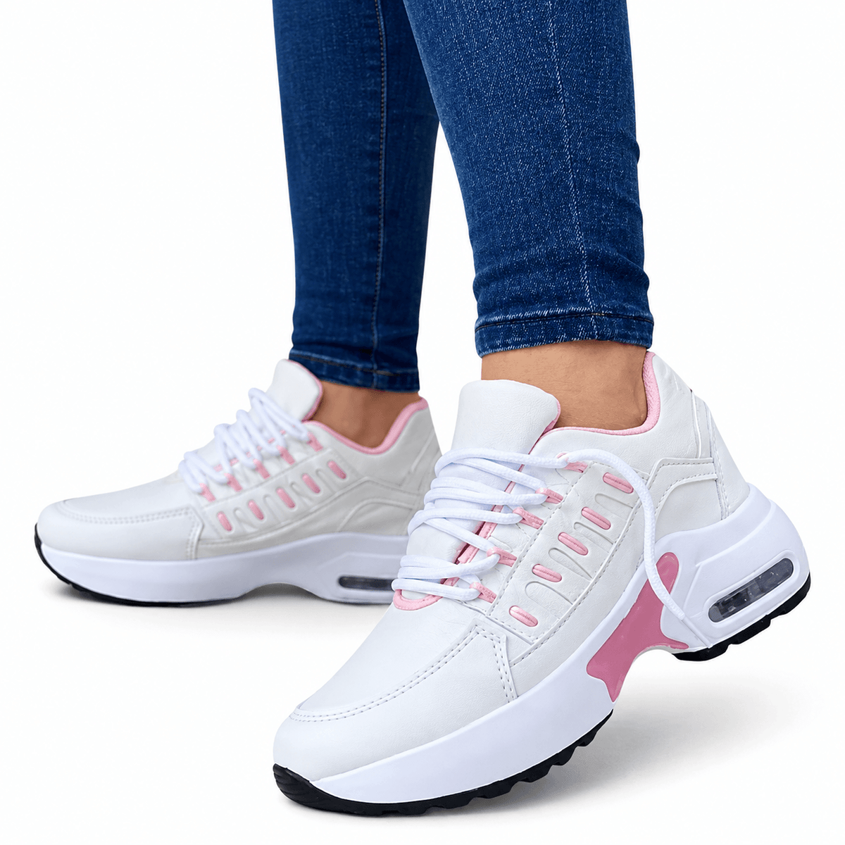 Ortopædiske sko i sneakerstil med mesh, snørebånd og tyk støddæmpende sål