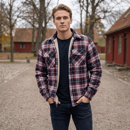 Ternet vinterjakke foret med blød teddyfleece og klaplommer på brystet