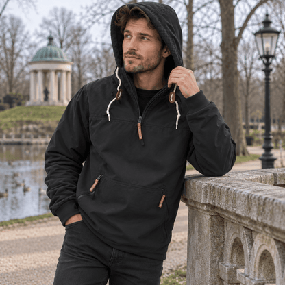 Pullover hoodie med justerbar hætte og lynlåslommer foran