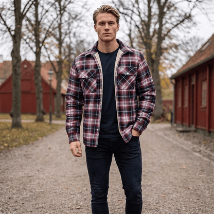 Ternet vinterjakke foret med blød teddyfleece og klaplommer på brystet